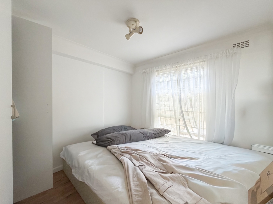 2 Bedroom Property for Sale in Vredehoek Western Cape